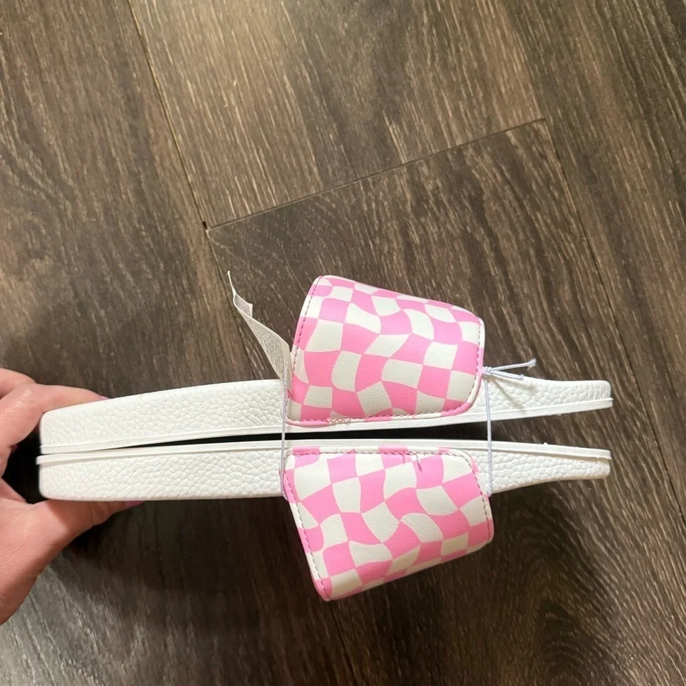 Old Navy Pink and White Checkered Slide Sandals